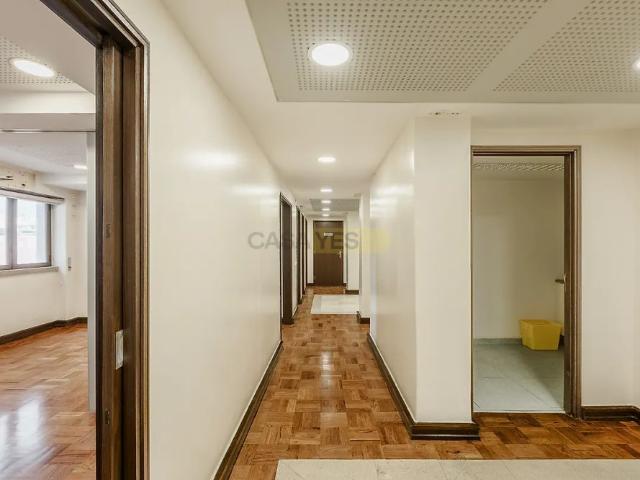 Apartment T7 in Avenidas Novas, Lisboa