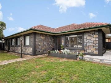 apartment to let in 428 Bridge Road, Para Hills West 4 bed