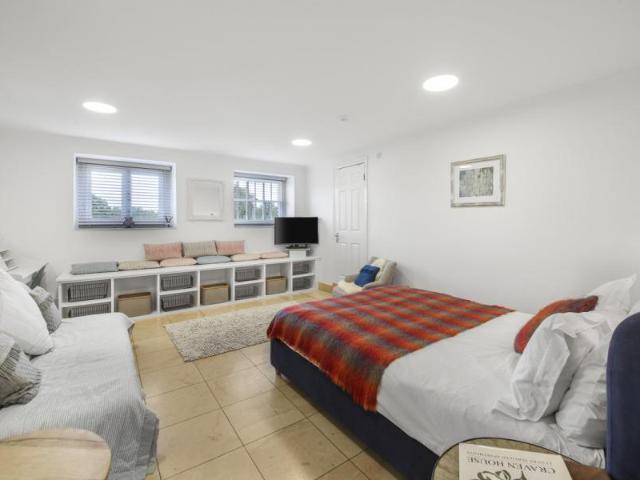 Apartment to rent with 1 bedroom, Craven House, Hampton Court Road