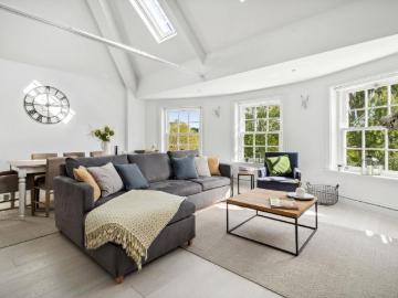 Apartment to rent with 2 bedrooms, Barrons Chase, Richmond