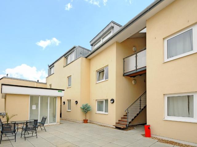 apartment to rent in 5 Cowleaze Road, Kingston Upon Thames, Surrey, KT2