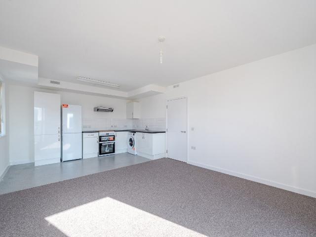 apartment to rent in 102 Renwick Road, Barking, IG11