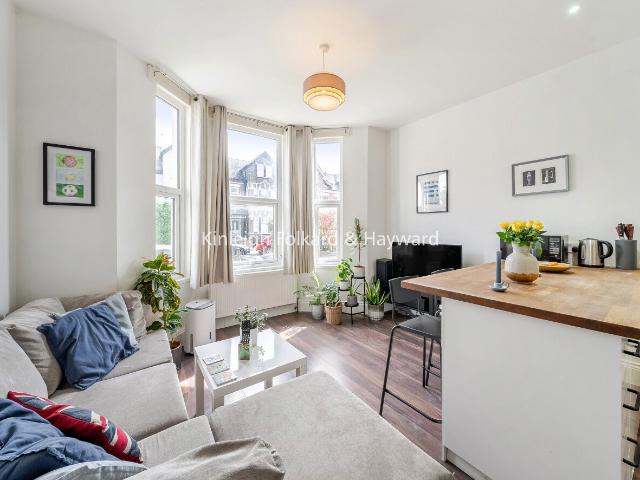 apartment to rent in Tankerville Road, Streatham, London, SW16