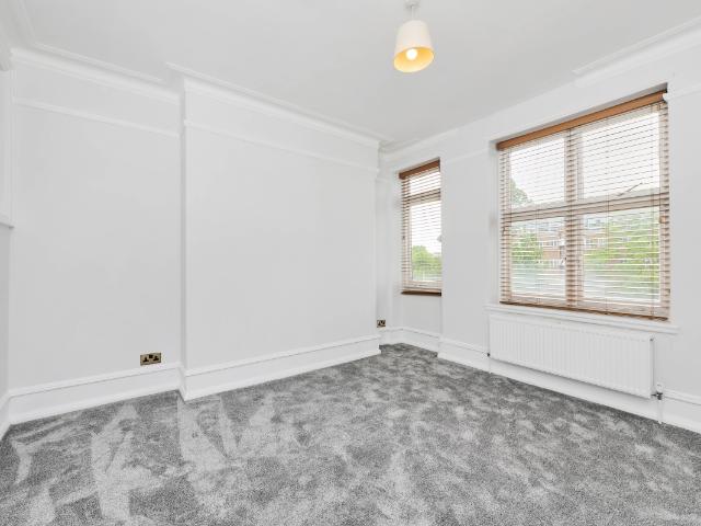 apartment to rent in Talgarth Road, London, W14