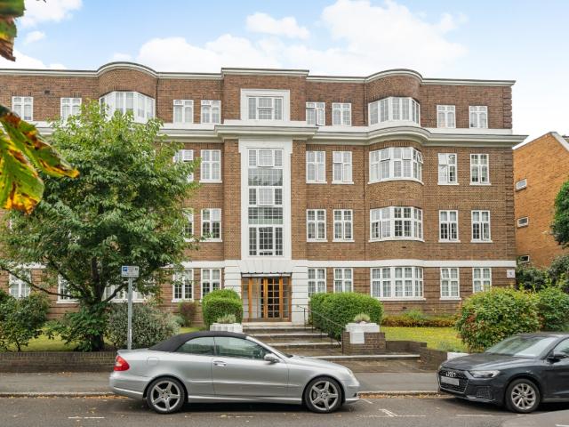 apartment to rent in The Downs, London, SW20