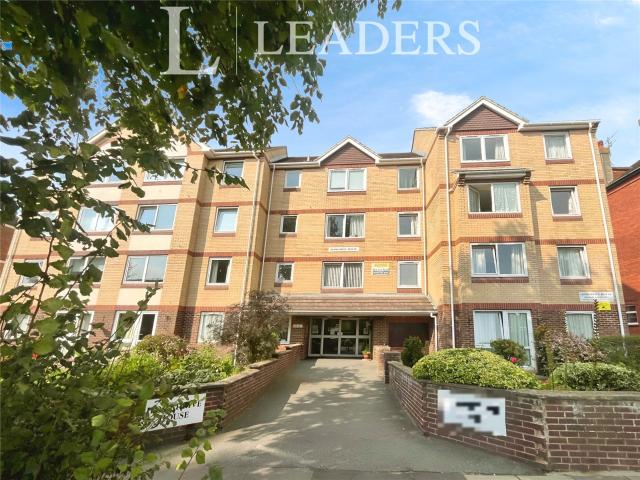Apartment to rent in The Drive, Hove, East Sussex, BN3 | Leaders