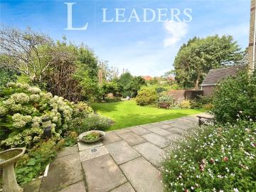 Apartment to rent in The Drive, Hove, East Sussex, BN3 | Leaders