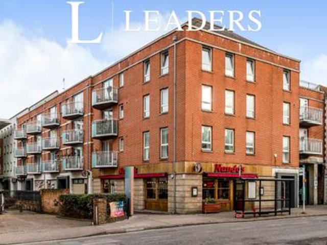 Apartment to rent in The Oaks Square, Epsom, KT19 | Leaders