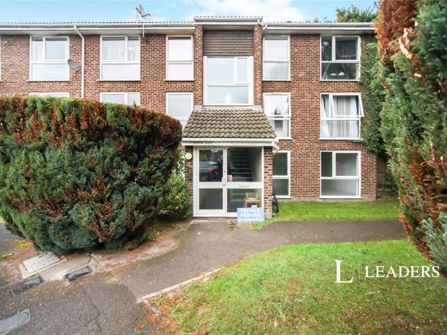 Apartment to rent in The Mall, Dunstable, Bedfordshire, LU5 | Leaders