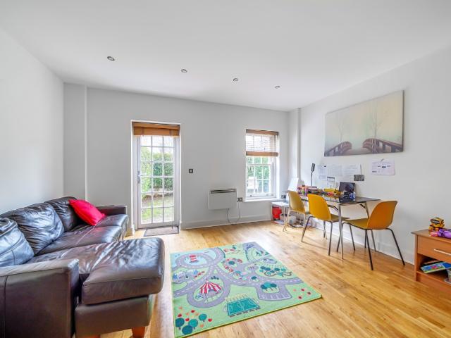 apartment to rent in Trafalgar Road, Greenwich, London, SE10
