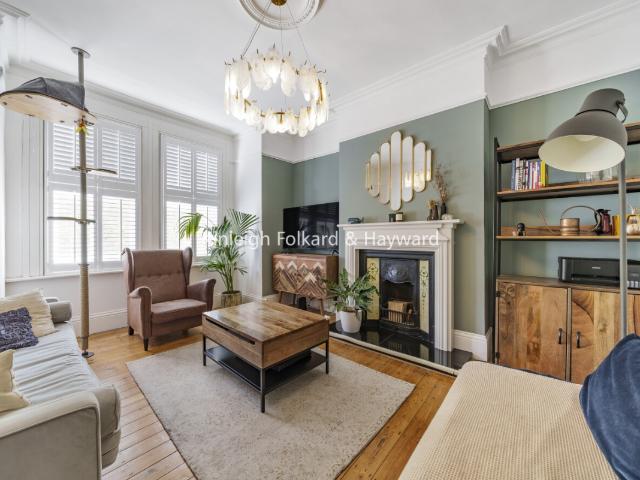 apartment to rent in Tremaine Road, London, SE20