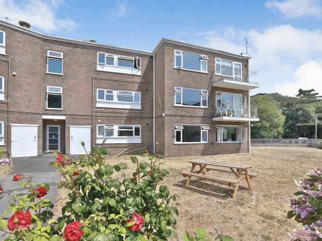 Apartment to rent in Twynham Road, Southbourne, Bournemouth, BH6 | Leaders