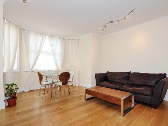apartment to rent in Upper Park Road, Belsize Park, London, NW3