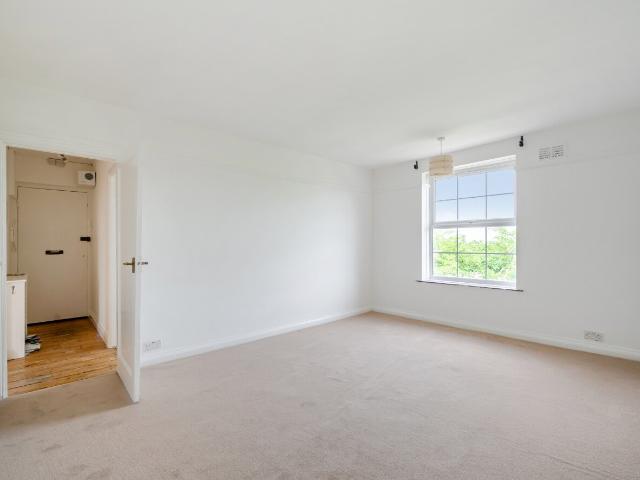 apartment to rent in Upper Richmond Road, Putney, London, SW15