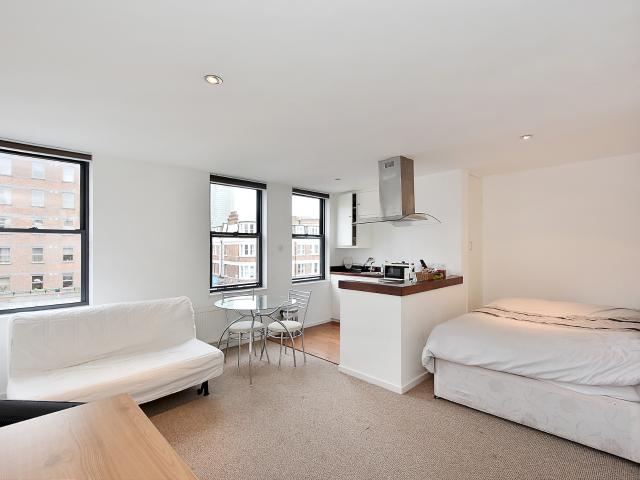 apartment to rent in Vauxhall Bridge Road, Pimlico, London, SW1V