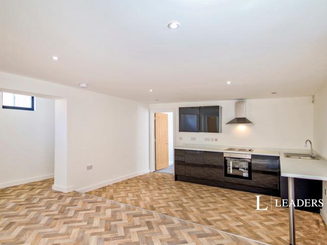 Apartment to rent in Victoria Avenue, Southend on Sea, Essex, SS2 | Leaders