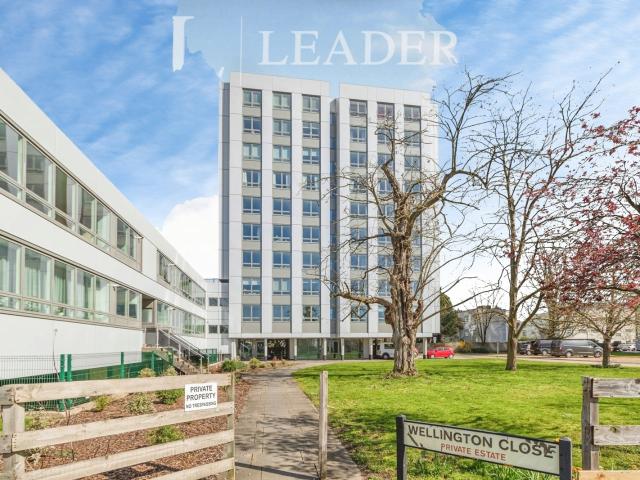 Apartment to rent in Wellington Close, Walton on Thames, KT12 | Leaders