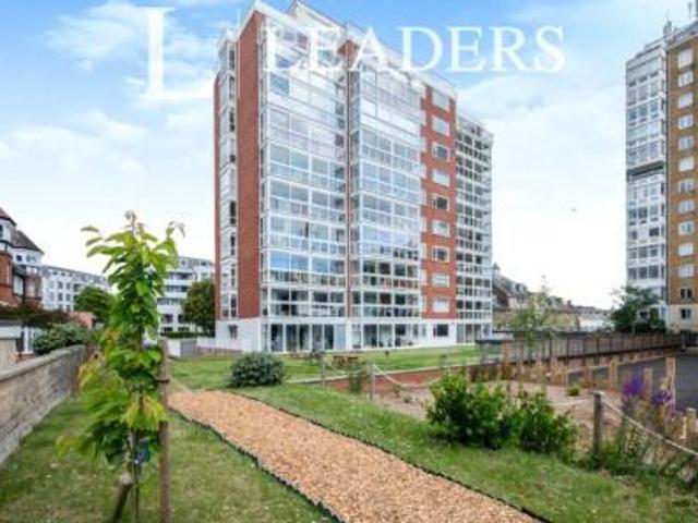 Apartment to rent in West Cliff Road, Bournemouth, BH2 | Leaders