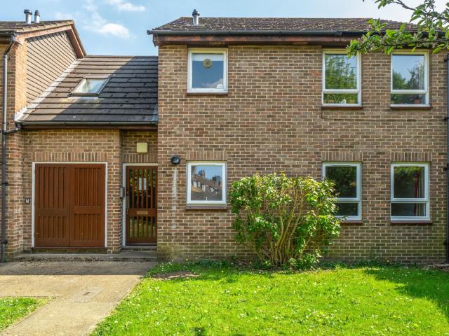 apartment to rent in Westcott Road, London, SE17