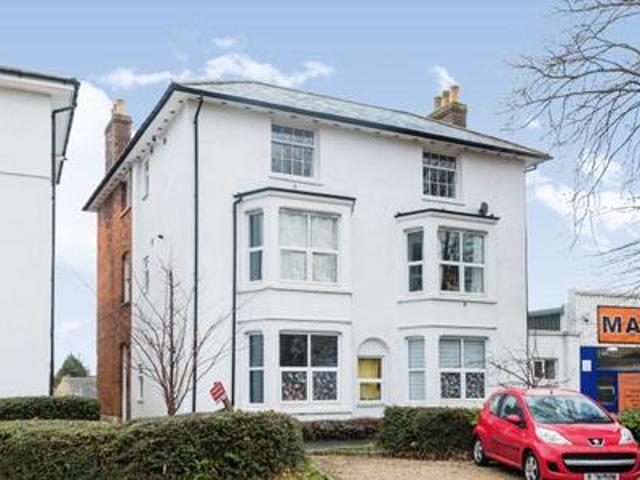 Apartment to rent in White Hart Walk, Faringdon, Oxfordshire, SN7 | Leaders