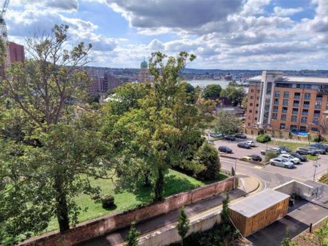Apartment to rent in Whiffens Avenue, Chatham, Kent, ME4 | Leaders