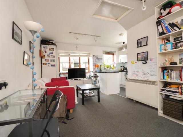apartment to rent in Wilkinson Way, Chiswick, London, W4
