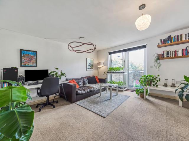 apartment to rent in Wynter Street, Battersea, London, SW11