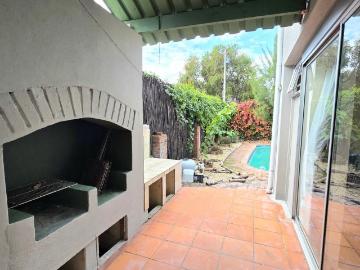 Apartment to rent in Wynberg Upper, Cape Town
