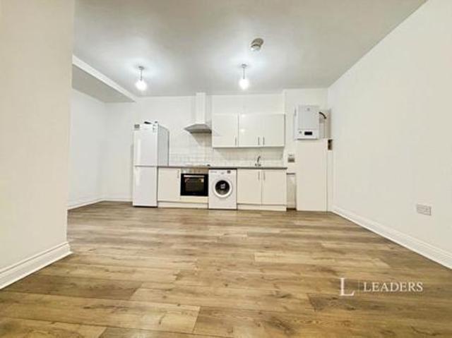 Apartment to rent in Above Bar Street, Southampton, Hampshire, SO14 | Leaders