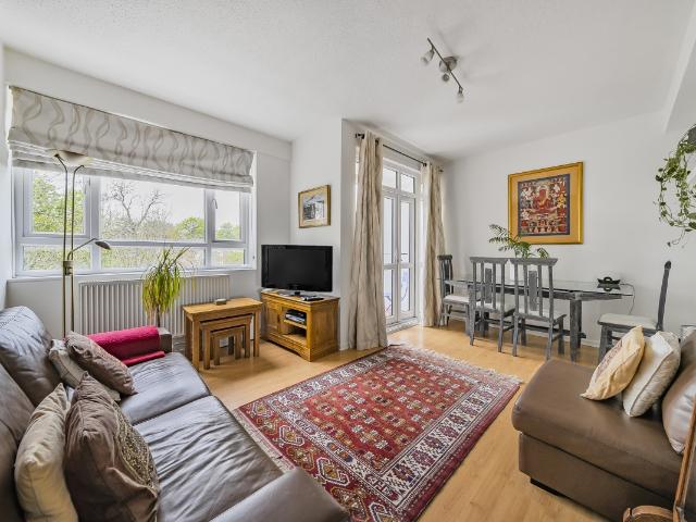 apartment to rent in Albert Drive, Southfields, London, SW19