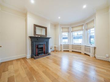 apartment to rent in Alwyne Road, London, SW19