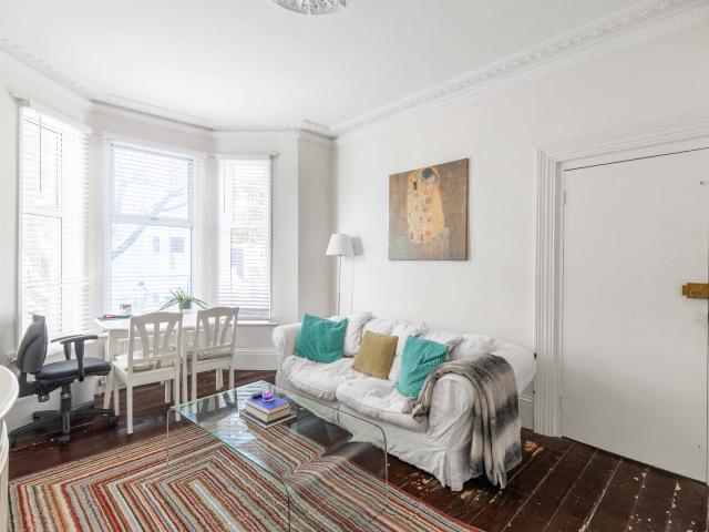apartment to rent in Anselm Road, Fulham, Hammersmith and Fulham, London, SW6
