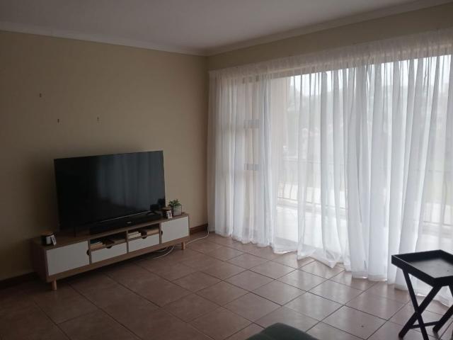 Apartment to rent in Aston Bay