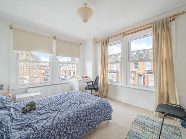 apartment to rent in Balvernie Grove, Southfields, London, SW18