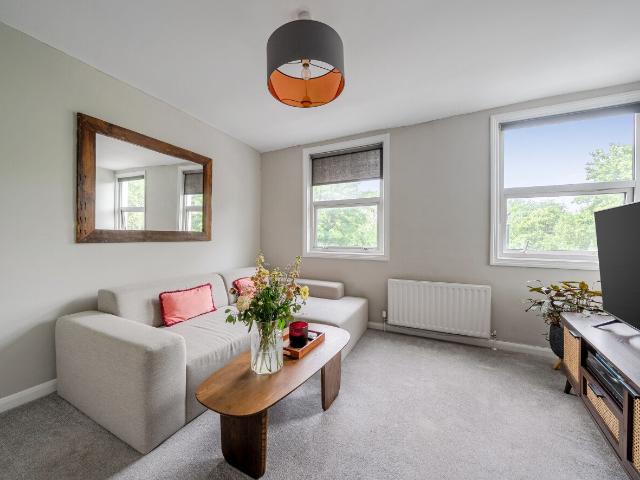 apartment to rent in Battersea Rise, Battersea, London, SW11