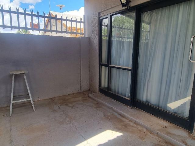 Apartment to rent in Beaconsfield