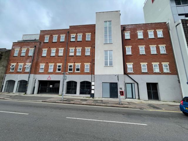 Apartment to rent in Bedford Heights, 2 Old Bedford Road, Luton, LU2 | Leaders