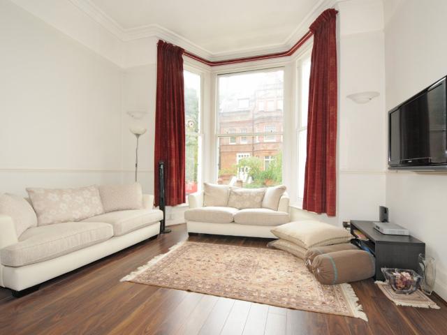apartment to rent in Belsize Crescent, Belsize Park, London, NW3