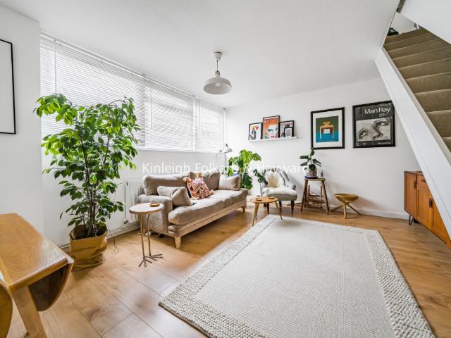 apartment to rent in Bourne Way, Bromley, Kent, BR2