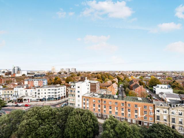 Apartment to rent in Blount Road, Portsmouth, PO1 | Leaders