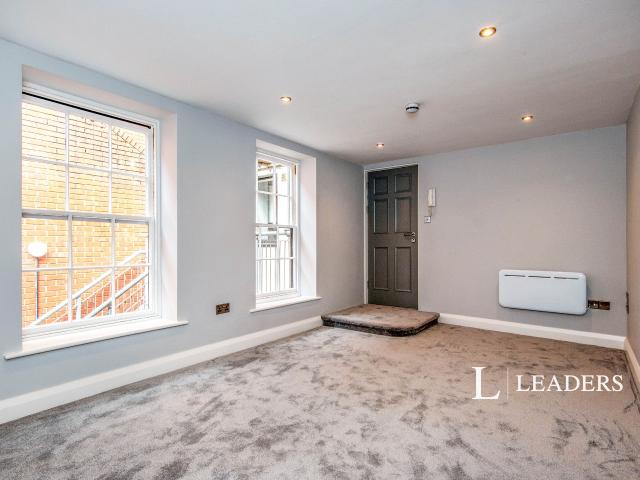 Apartment to rent in Broad Street, Worcester, Worcestershire, WR1 | Leaders