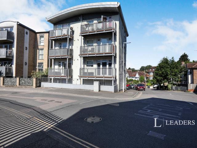 Apartment to rent in Brookland House, Dallaway Gardens, East Grinstead, RH19 | Leaders