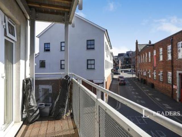 Apartment to rent in Brookland House, Dallaway Gardens, East Grinstead, RH19 | Leaders