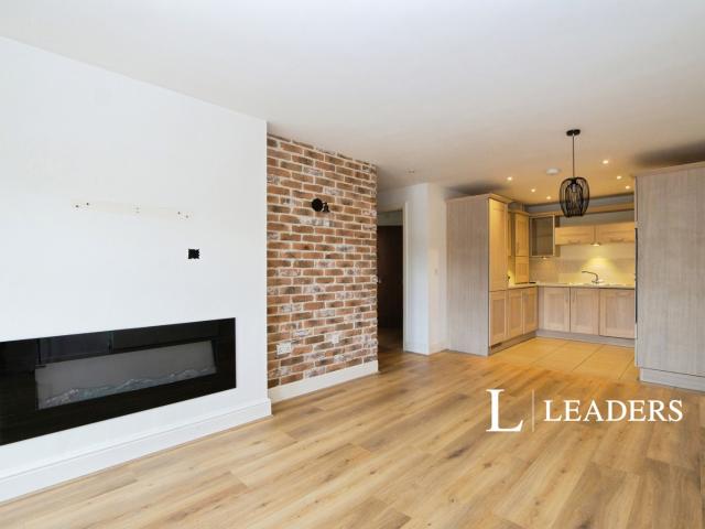 Apartment to rent in Bradbourne Vale Road, Sevenoaks, Kent, TN13 | Leaders