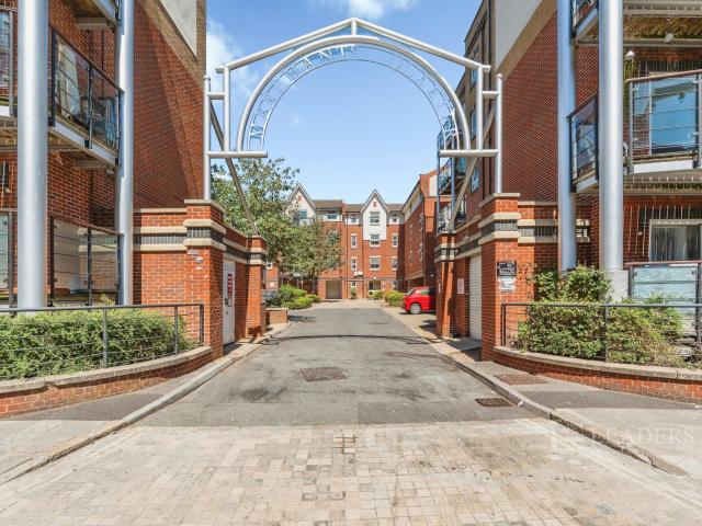 Apartment to rent in Briton Street, Southampton, Hampshire, SO14 | Leaders
