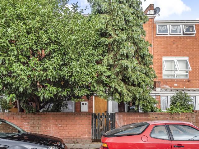 apartment to rent in Burchell Road, Peckham, London, SE15