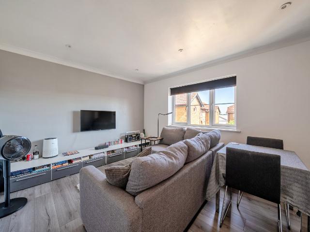 apartment to rent in Cameron Square, Mitcham, CR4