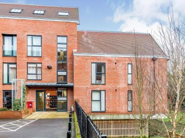 Apartment to rent in Candleford Court, Buckingham, Buckinghamshire, MK18 | Leaders