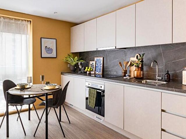 Apartment To Rent In Candleriggs, Trongate, Glasgow, G1