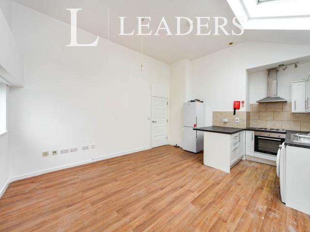 Apartment to rent in Cardiff Road, Luton, Bedfordshire, LU1 | Leaders